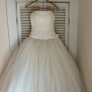 Ivory Wedding Dress w/Tulle by Oleg Cassini